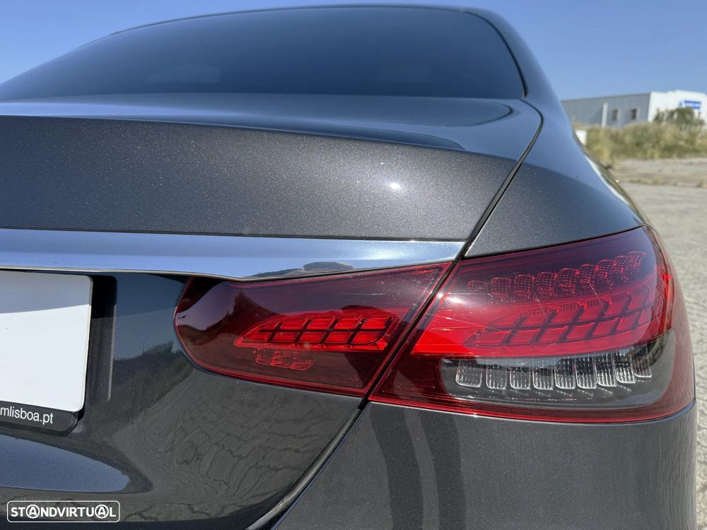 Mercedes-Benz E 300 de AMG Line - 17