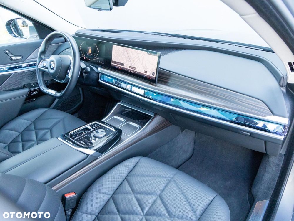 BMW Seria 7 - 13