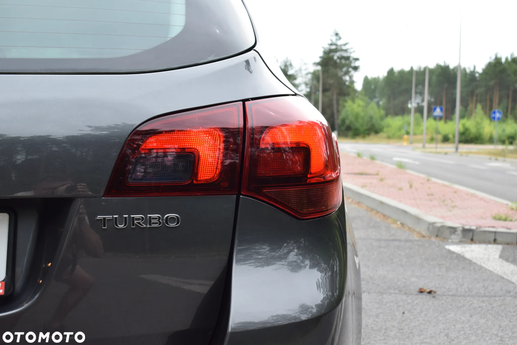 Opel Astra 1.6 Turbo Cosmo - 14
