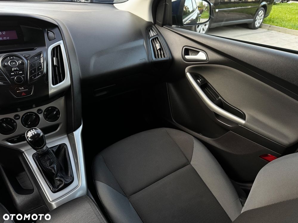 Ford Focus 1.6 Edition - 14