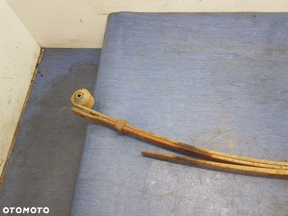 MERCEDES-BENZ 207 D RESOR - 2