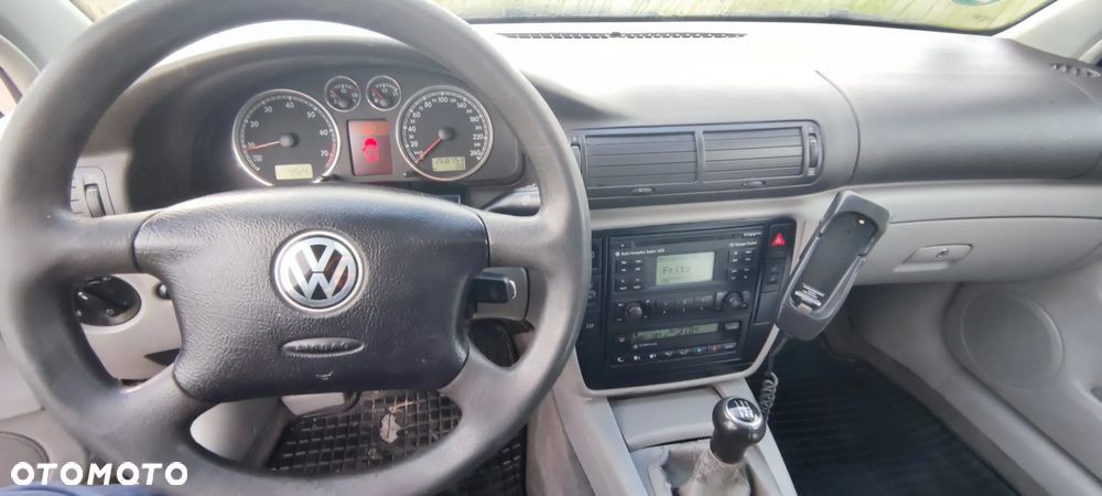 Volkswagen Passat - 14