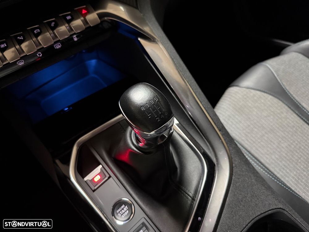 Peugeot 3008 PureTech 130 Stop & Start GPF Allure - 26