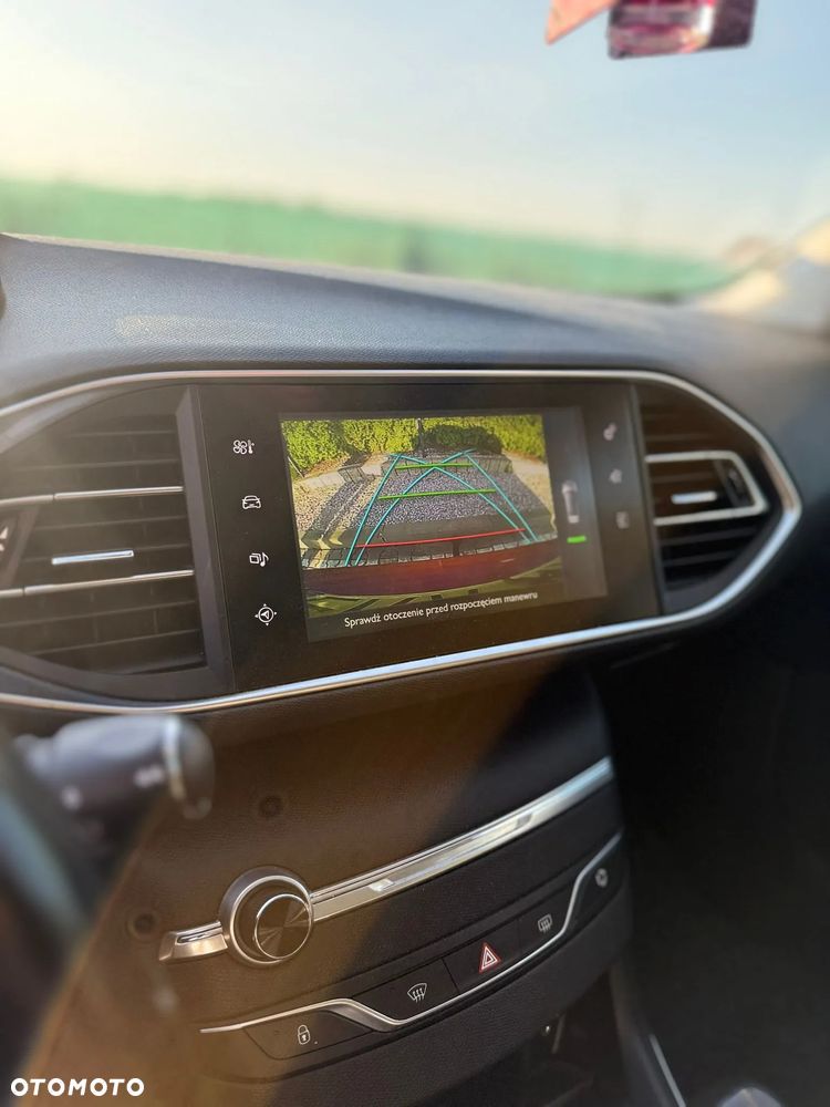 Peugeot 308 SW BlueHDi 150 EAT6 Stop & Start Allure - 16