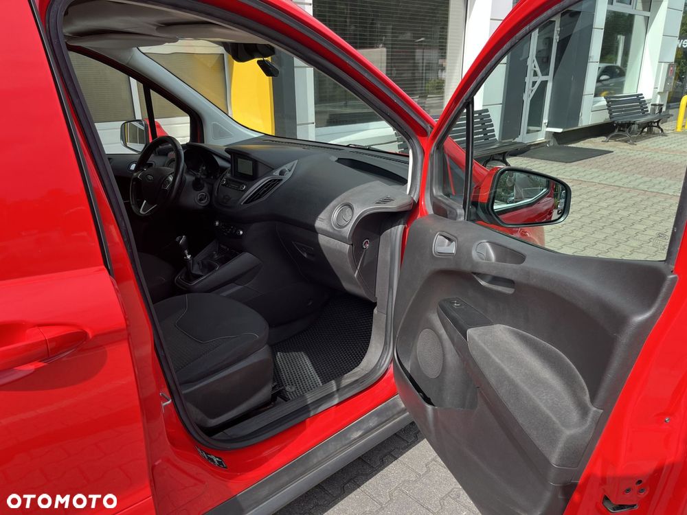 Ford Transit Courier - 20