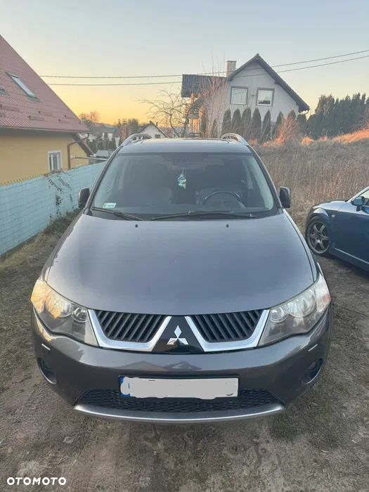 Mitsubishi Outlander 2.0 DI-D 4WD Instyle - 1