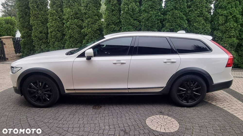 Volvo V90 Cross Country - 4
