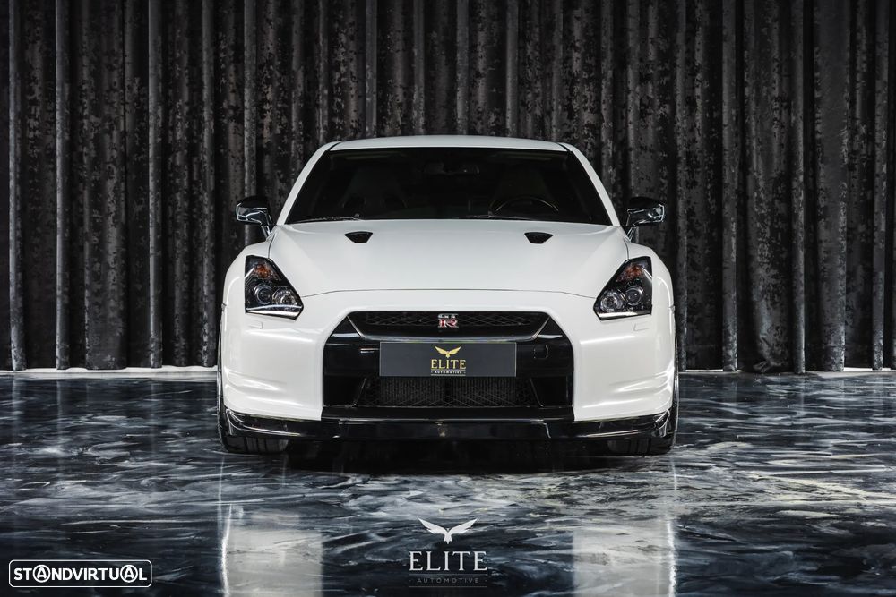 Nissan GT-R Premium Edition - 3