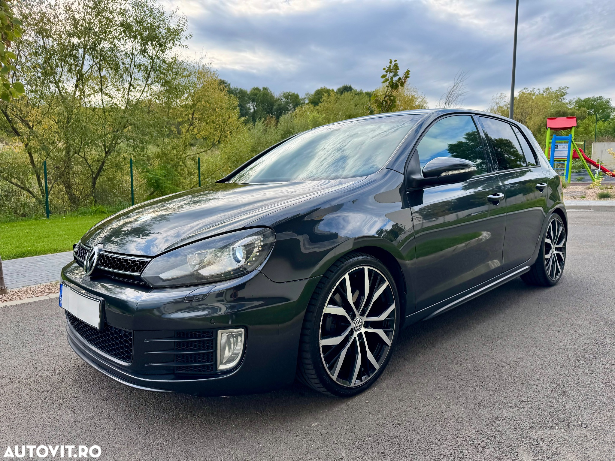 Volkswagen Golf 2.0 DPF GTD - 3