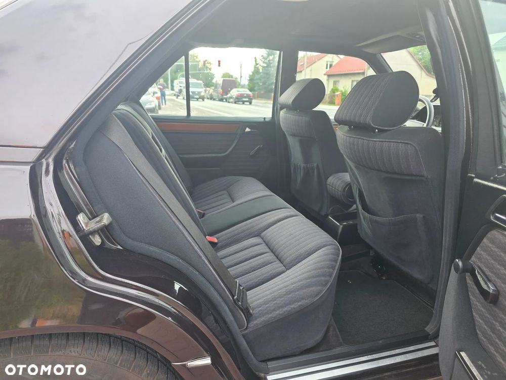 Mercedes-Benz W124 (1984-1993) - 17
