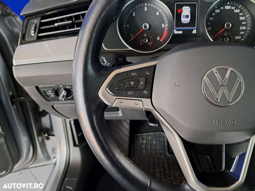 Volkswagen Passat - 13