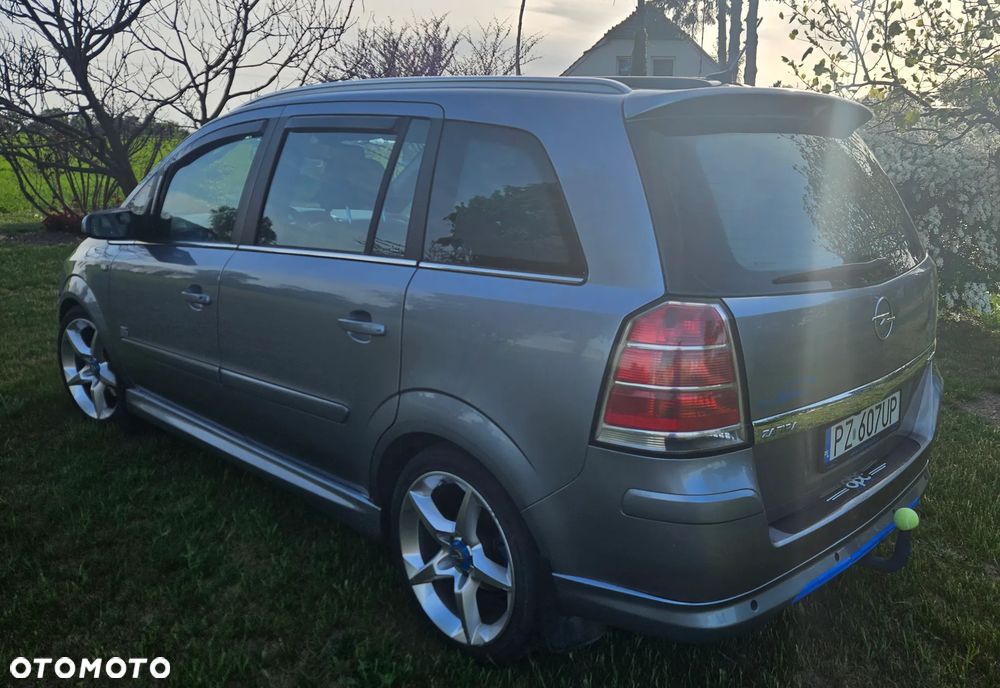 Opel Zafira 1.9 CDTI Cosmo ActiveSelect - 4