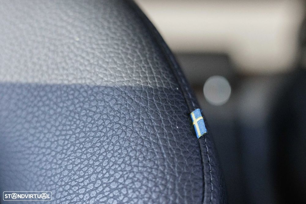 Volvo S90 2.0 T8 Momentum Plus AWD Geartronic - 12