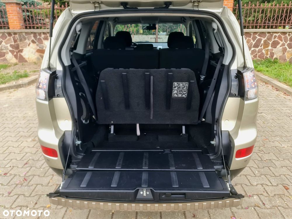 Mitsubishi Outlander 2.4 4WD Invite - 25
