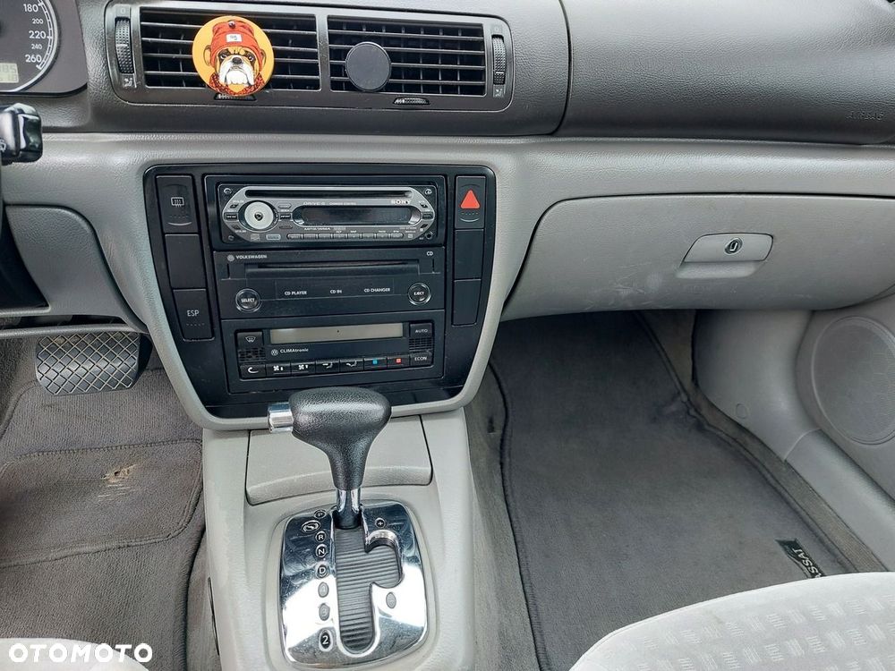 Volkswagen Passat - 21