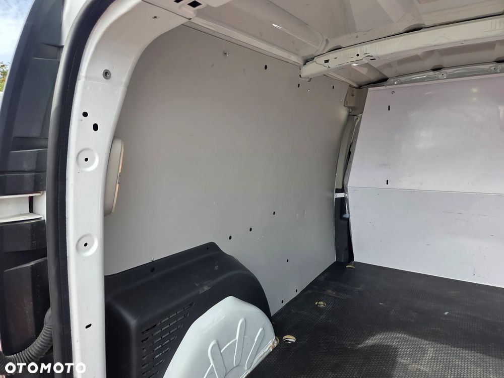Renault KANGOO - 23