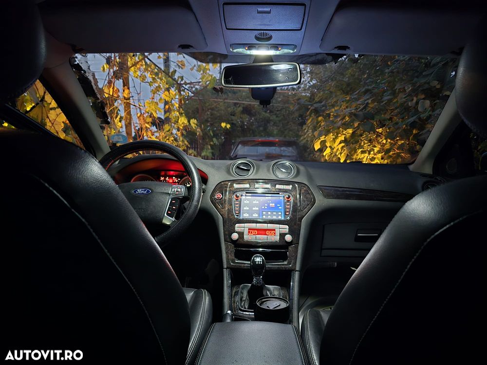 Ford Mondeo 2.0 TDCi Ghia - 11