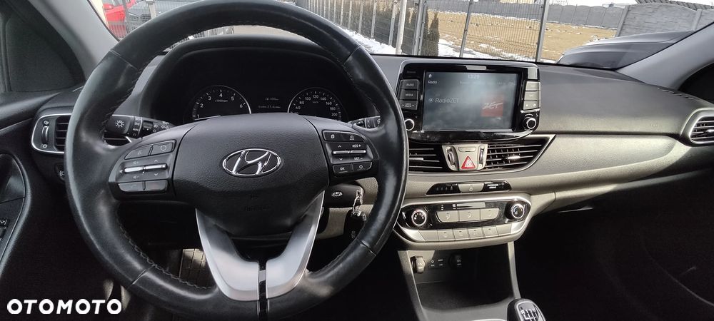 Hyundai i30 1.4 T-GDI Family+ - 12