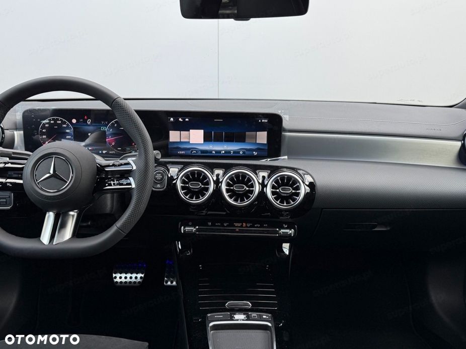 Mercedes-Benz CLA - 9