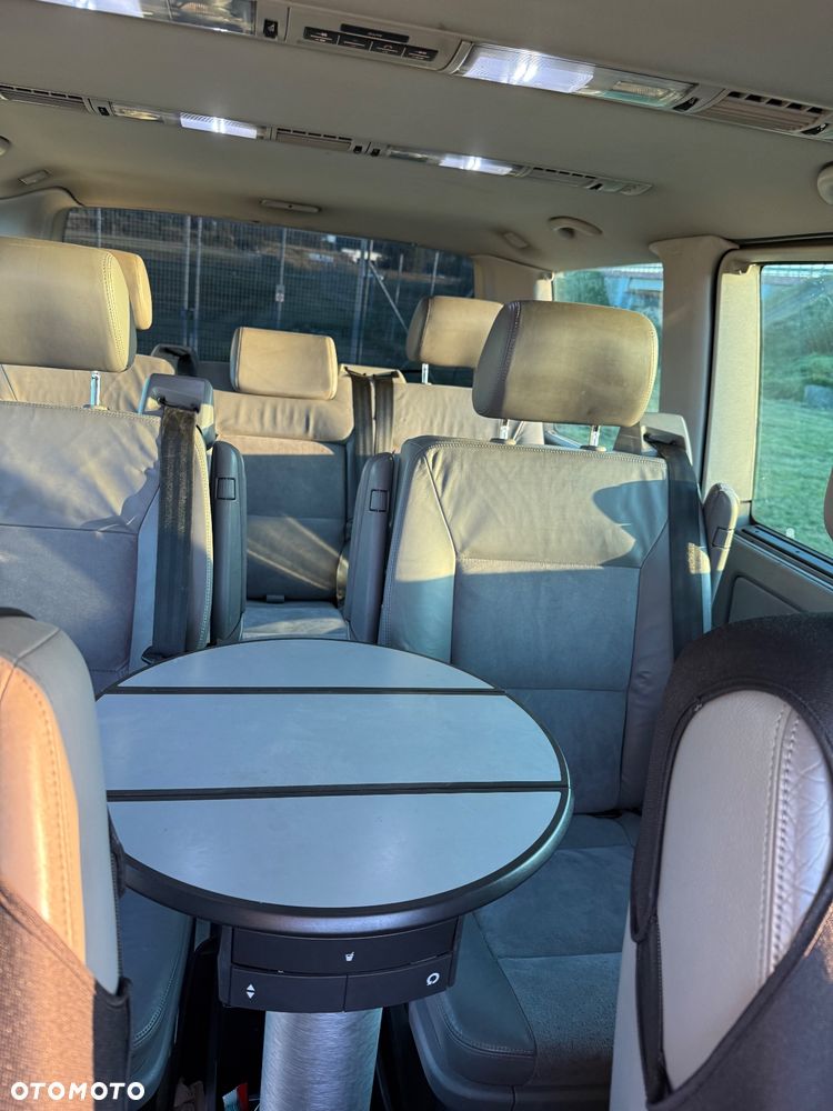 Volkswagen Multivan - 15