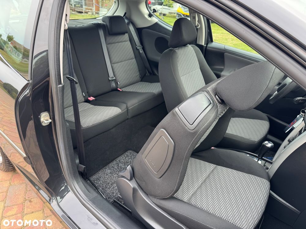 Peugeot 207 - 24