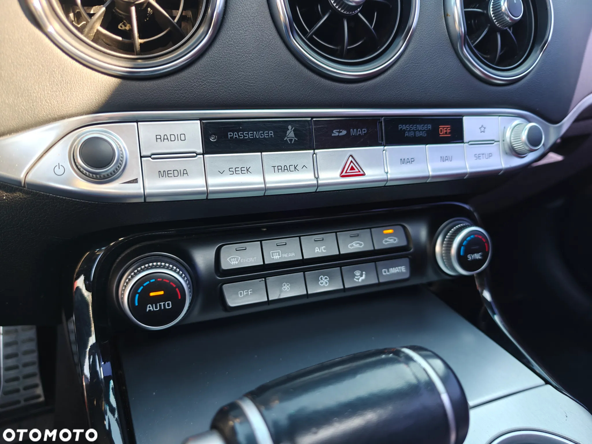 Kia Stinger - 22