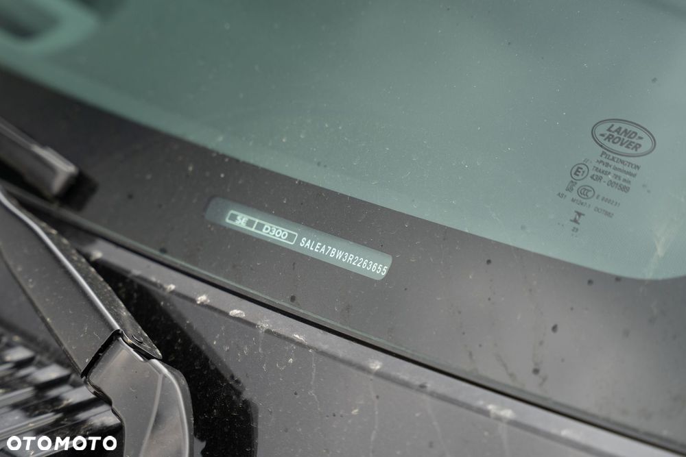 Land Rover Defender - 16