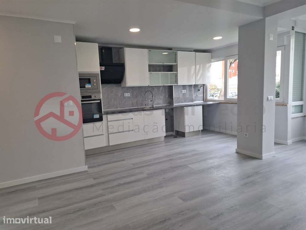 Apartamento T2 totalmente remodelado perto do Parque dos Poetas em ... - Grande imagem: 5/33