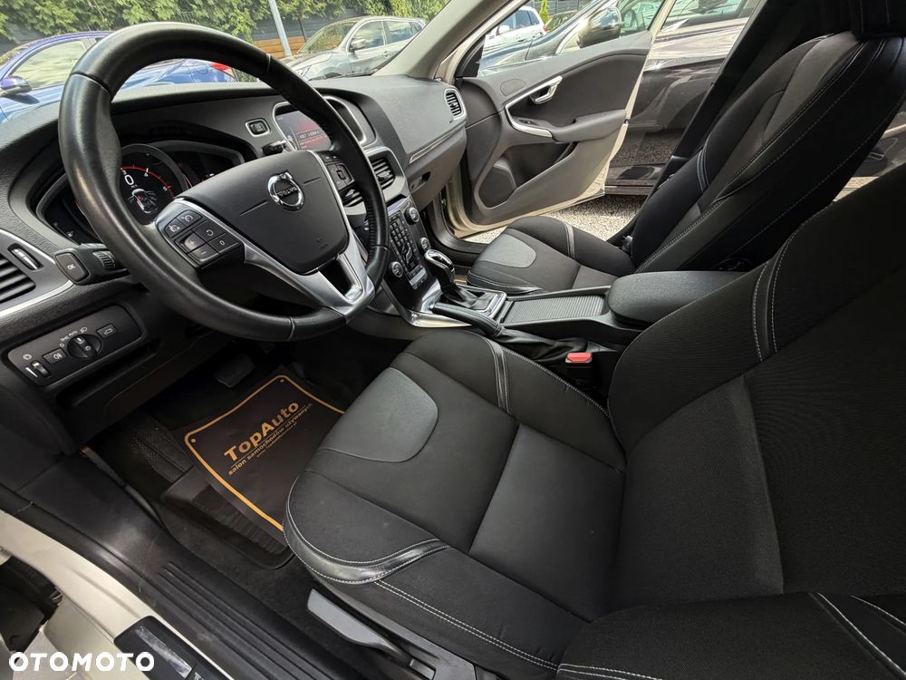 Volvo V40 D4 Geartronic Momentum - 18