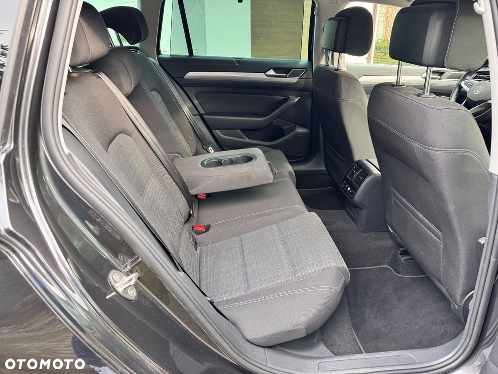Volkswagen Passat 2.0 TDI SCR DSG Elegance - 16