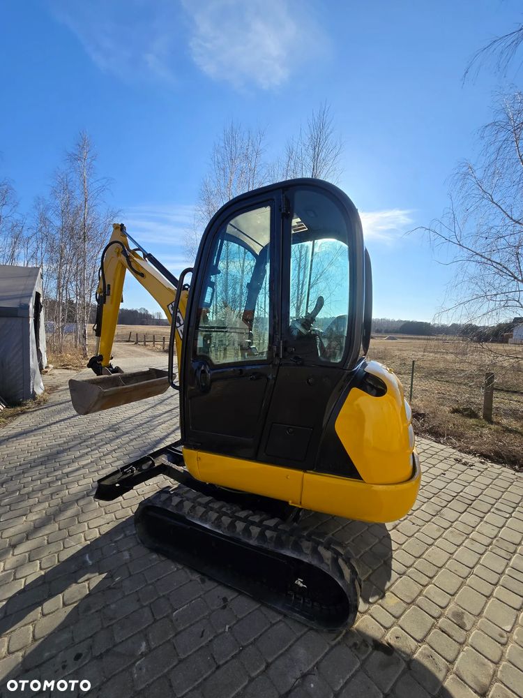JCB 8018 - 3