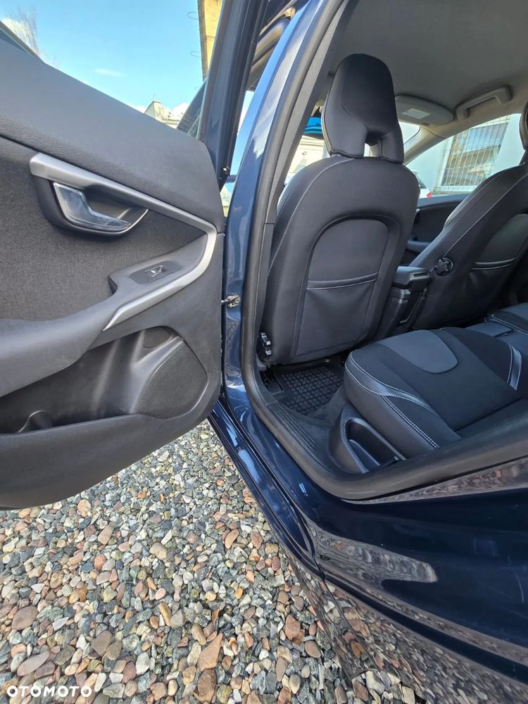 Volvo V40 D2 Momentum - 12