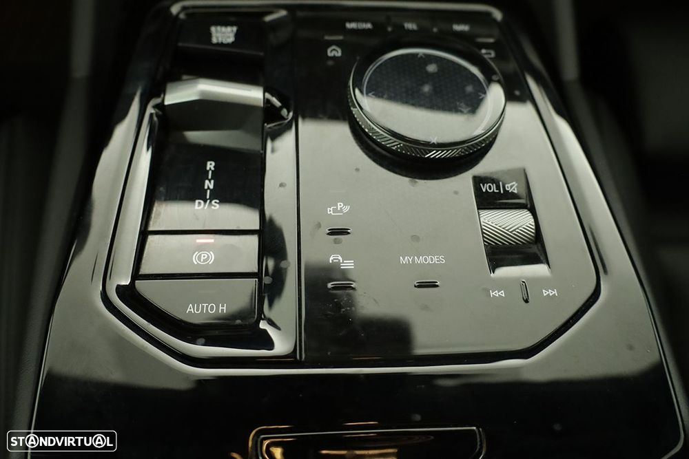 BMW 520 d Pack Desportivo M - 14