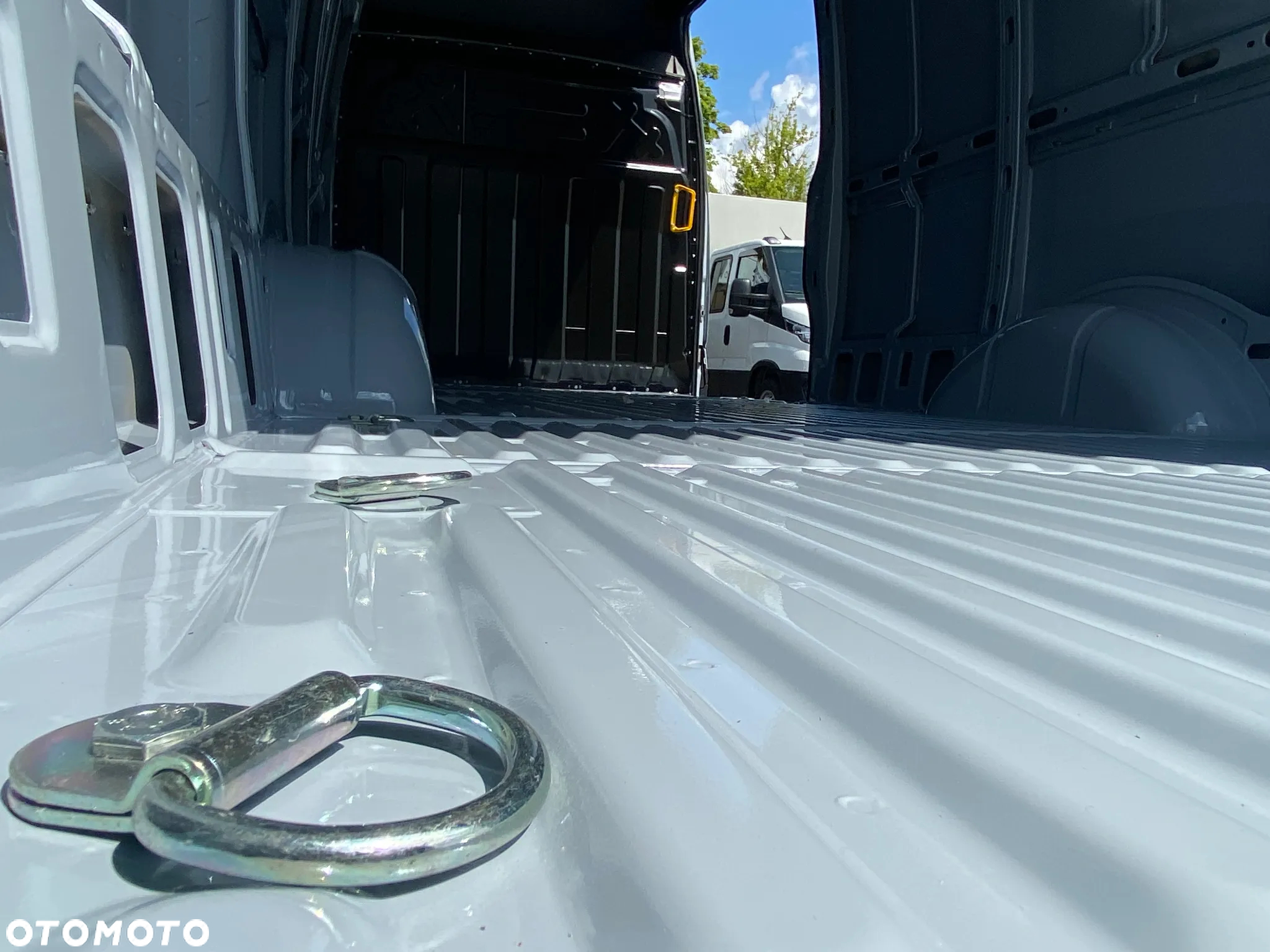 Iveco Daily 35S18HA8 V 3.0 Diesel 180 KM AT 8 L4H3 - 15