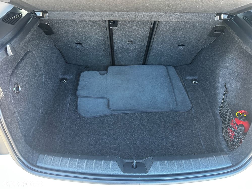 BMW Seria 1 - 25