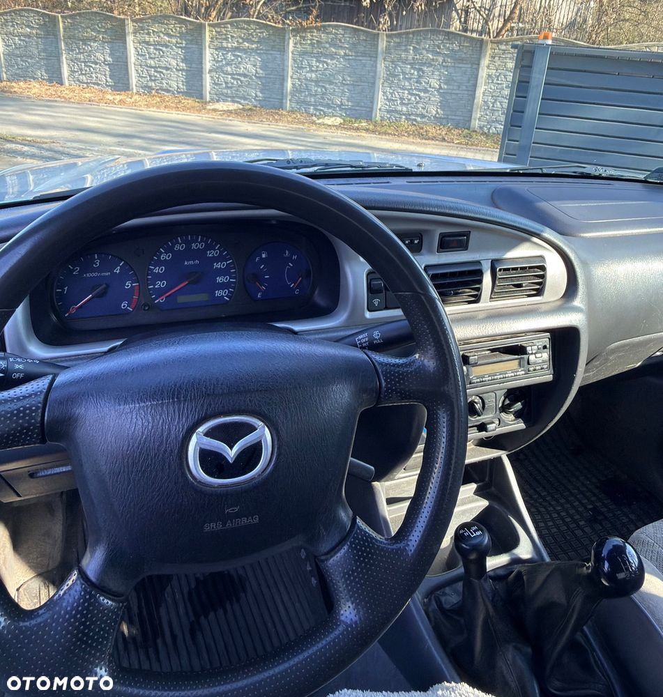 Mazda Seria B - 17