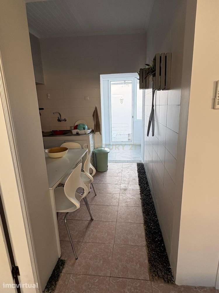 MORADIA 3 ASSOALHADAS COM ESPAÇO EXTERIOR | RUA DOUTOR AMORIM VIANA – - Grande imagem: 5/20