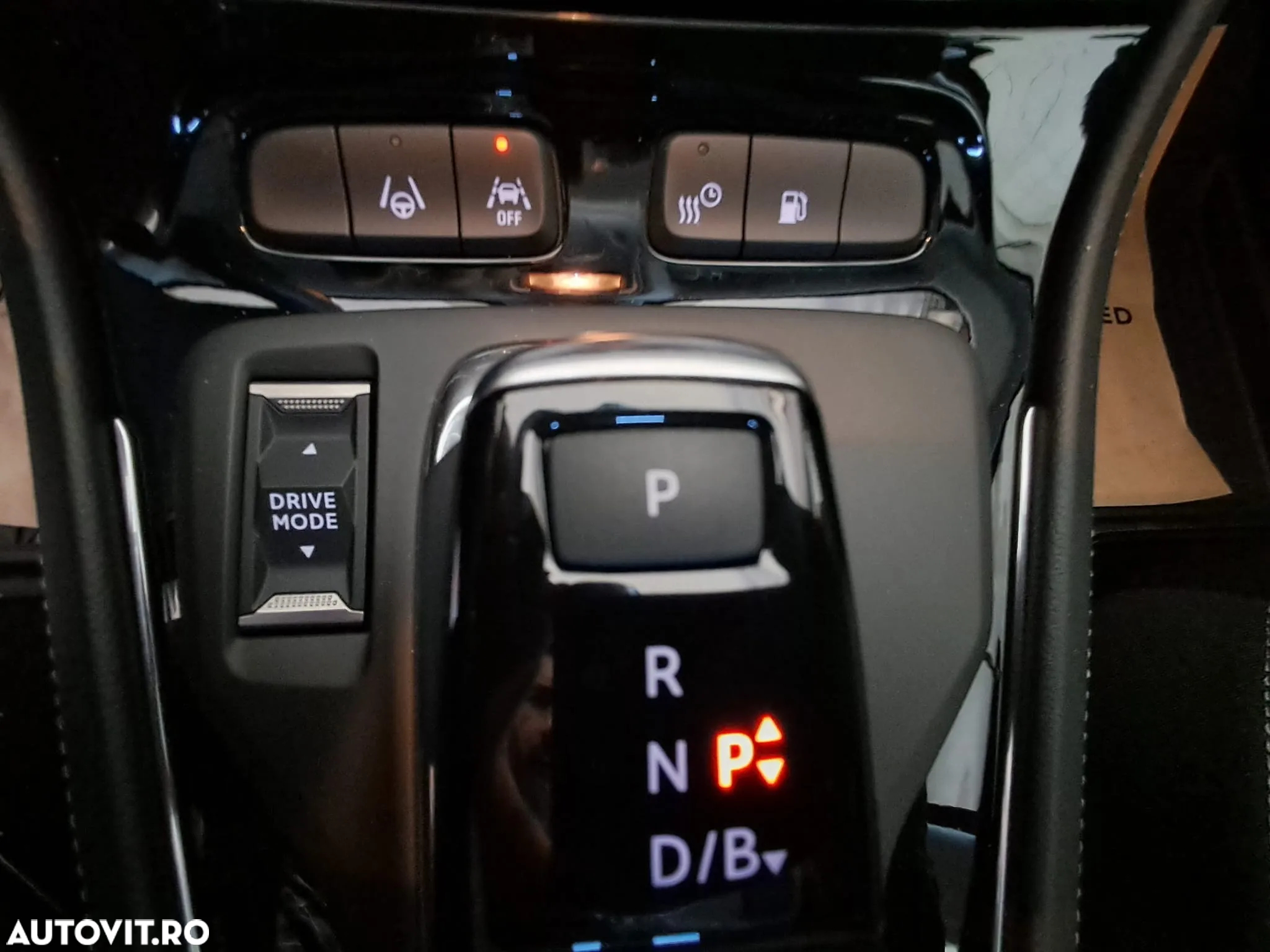 Opel Grandland X 1.6 Turbo PHEV AT8 START/STOP GLX - 13