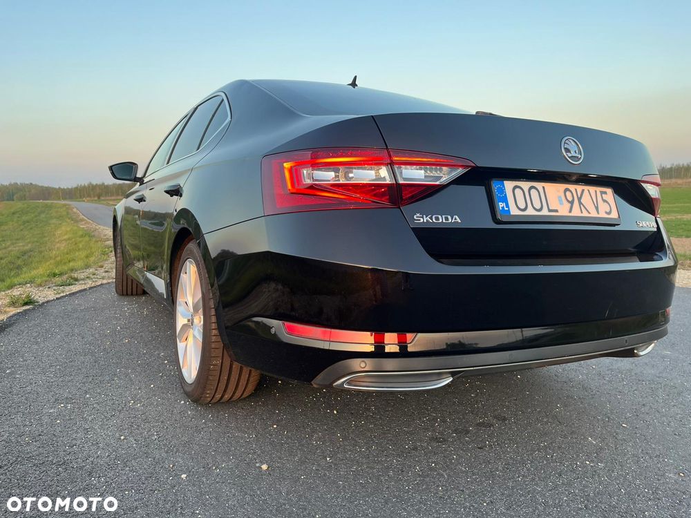 Skoda Superb 2.0 TDI DSG Sportline - 7