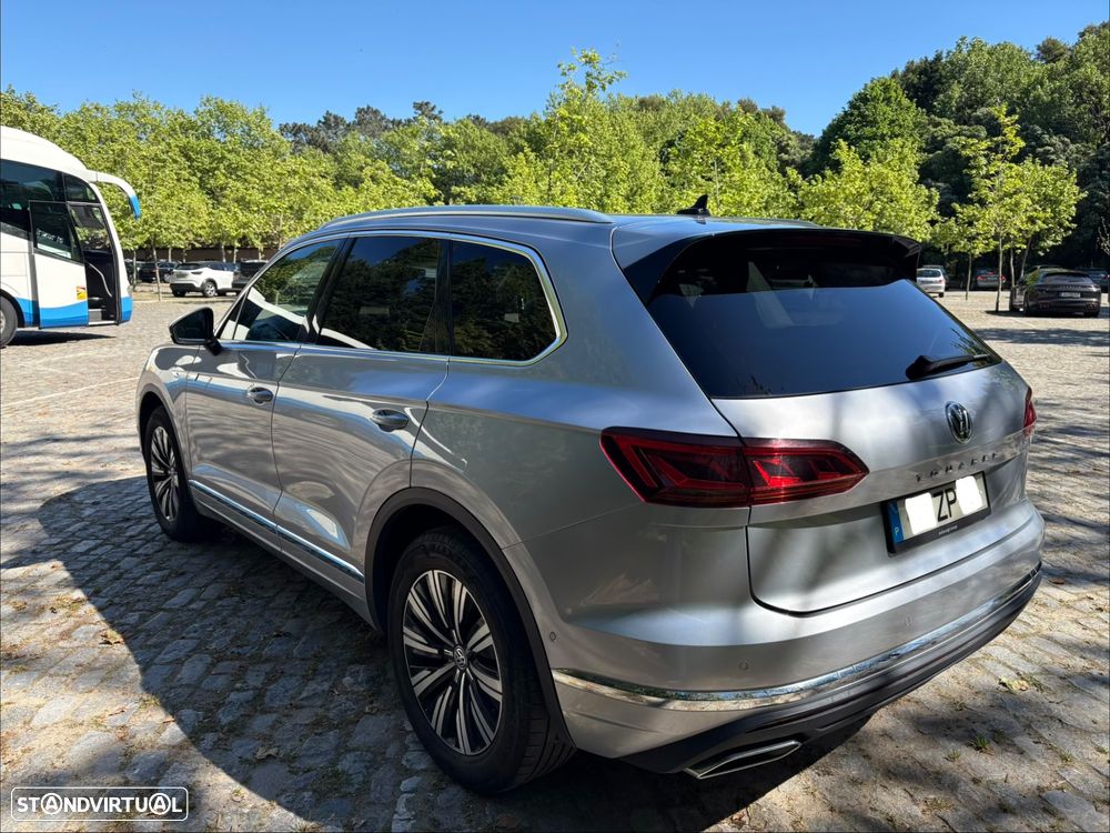 VW Touareg 3.0 TDI V6 Elegance Plus - 4