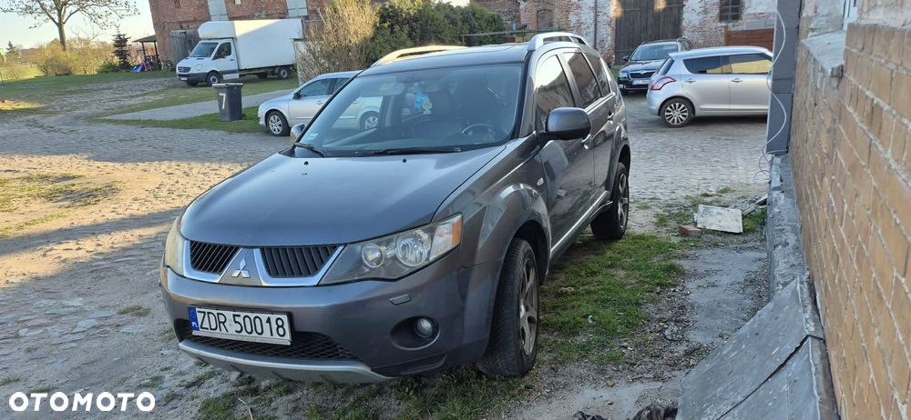 Mitsubishi Outlander 2.0 DID Instyle - 2