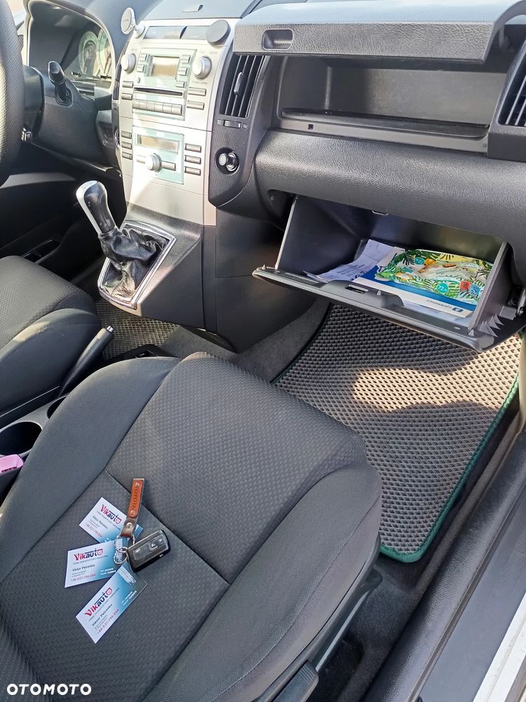 Toyota Corolla Verso 2.0 D-4D Prestige - 12