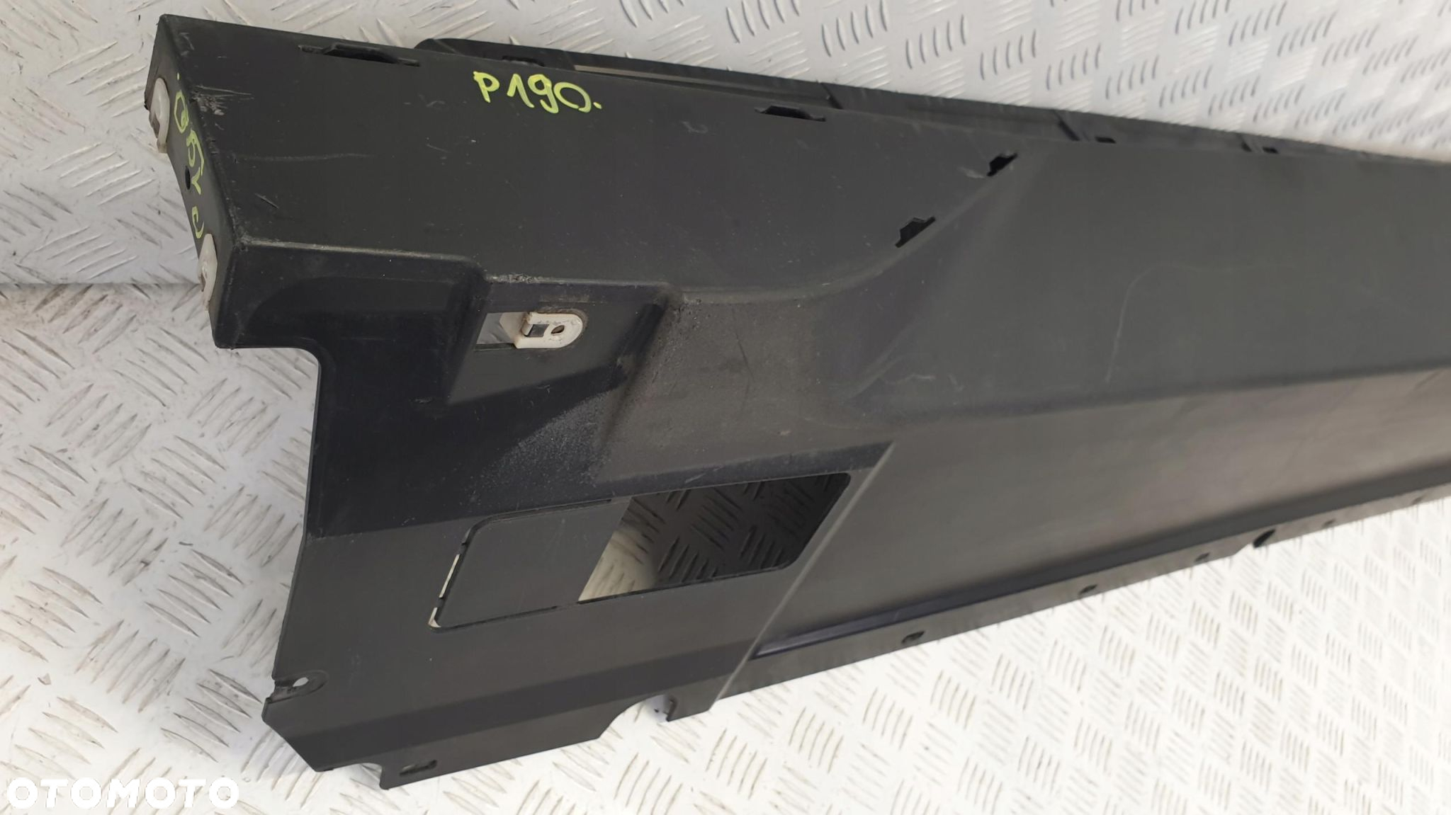 BMW i3 LISTWA PROGOWA LEWA 7368597 - 2