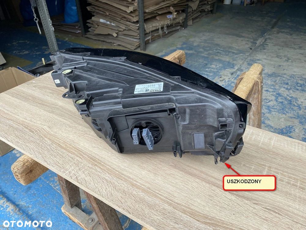 LAMPA PRZEDNIA LEWA VOLVO XC40 LIFT PIXEL 32140402 - 7