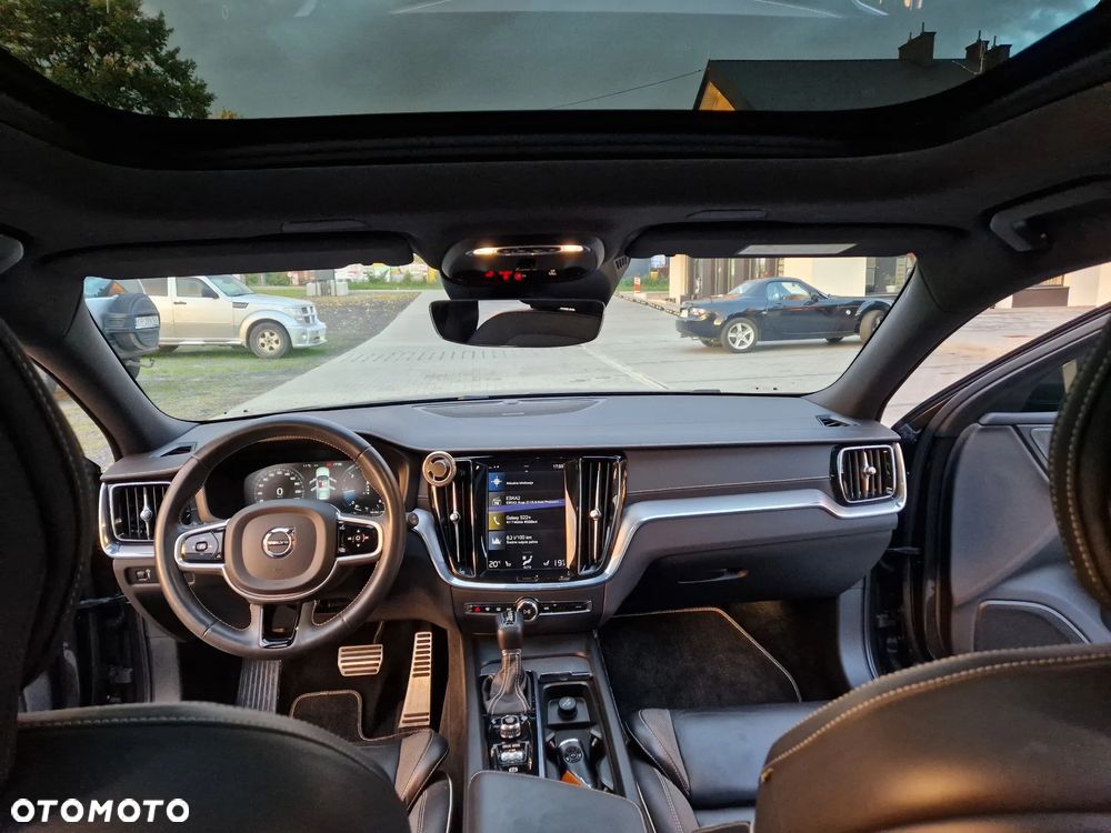 Volvo V60 D4 AWD R-Design - 18