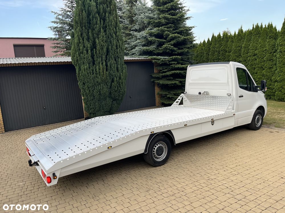 Mercedes-Benz Sprinter - 5