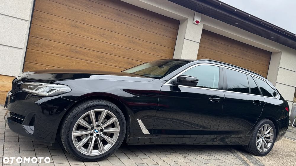 BMW Seria 5 520d Sport Line - 4