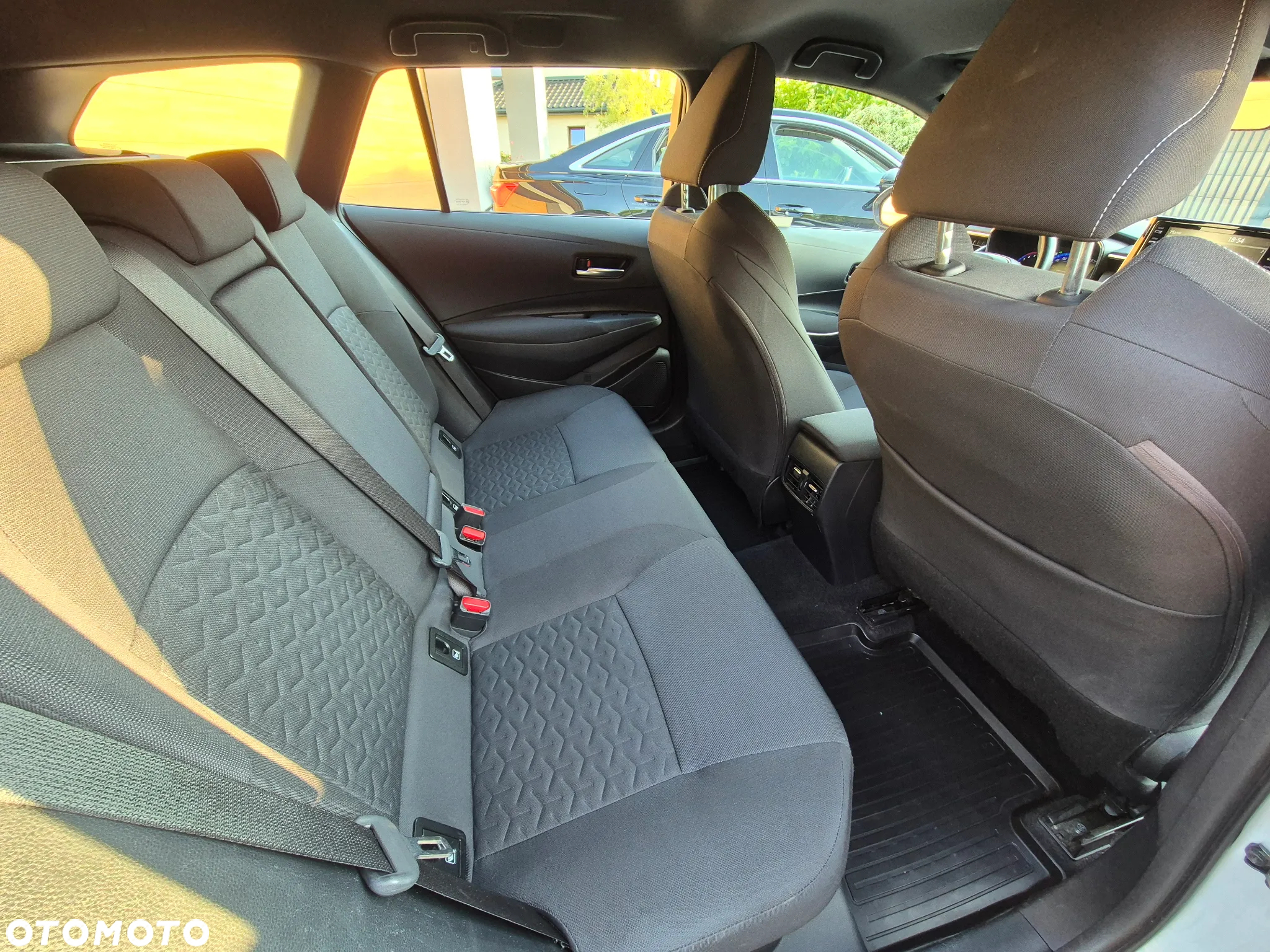 Toyota Corolla 1.8 Hybrid Comfort - 6