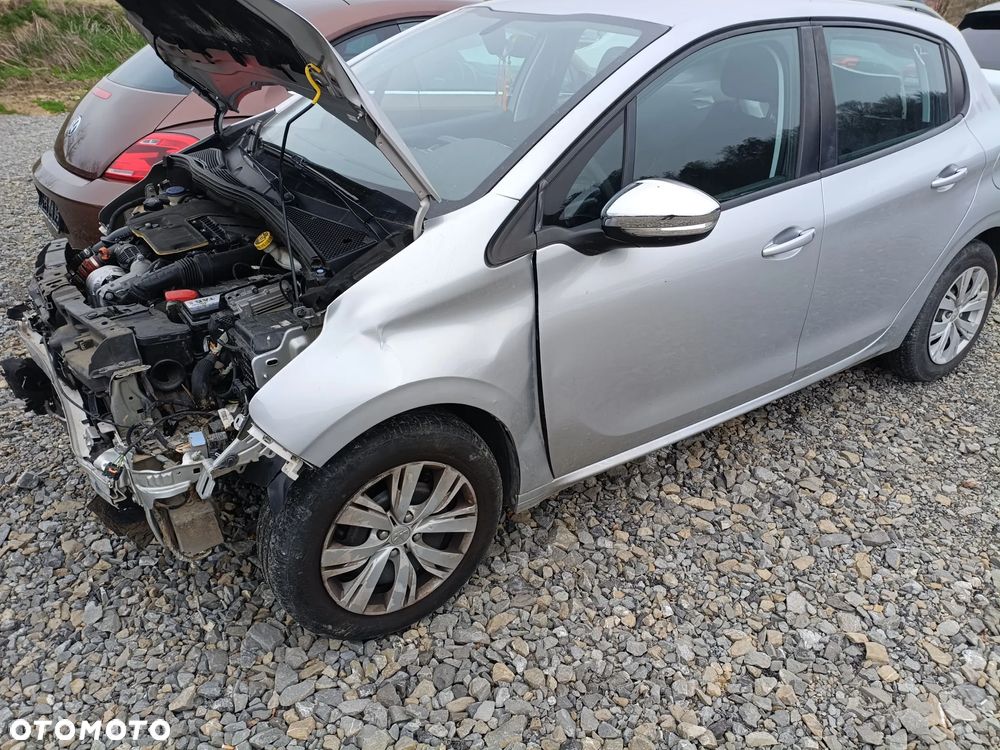 Peugeot 208 - 7