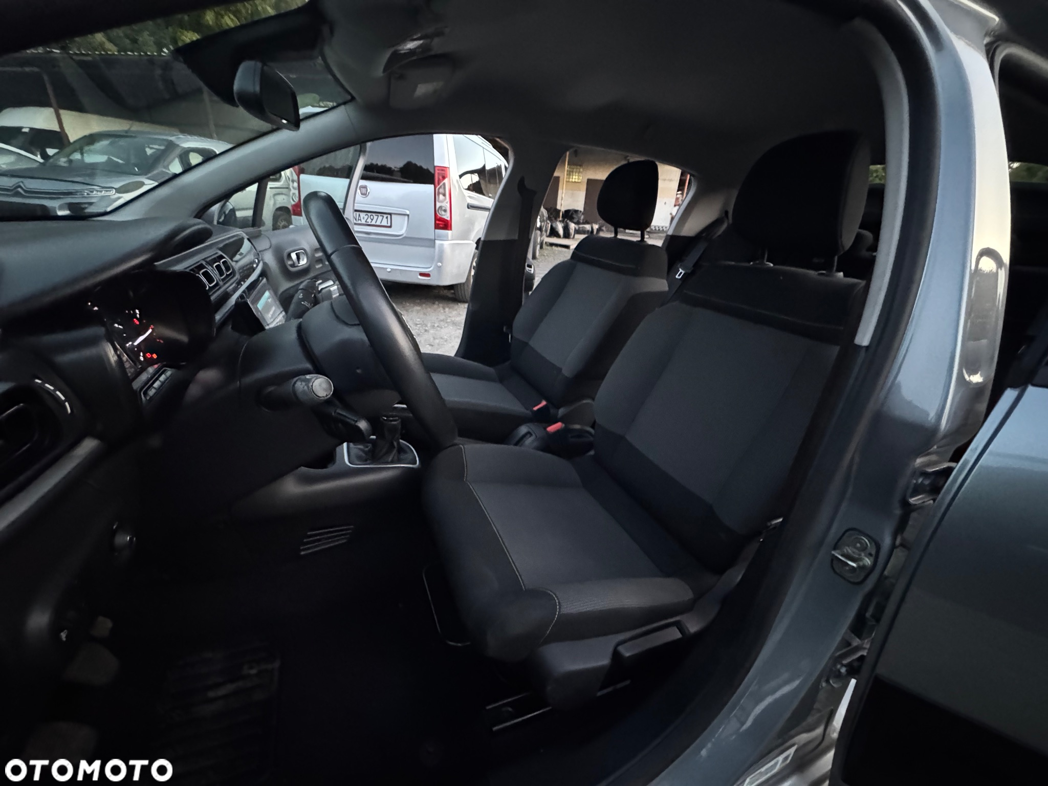 Citroën C3 1.5 BlueHDi Shine - 12